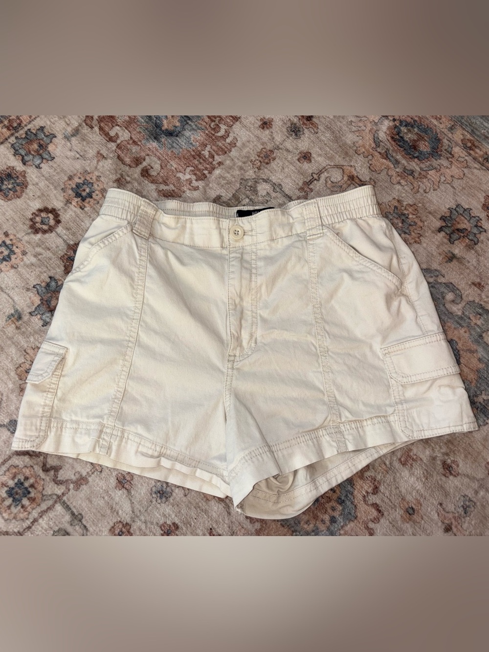 Hollister Cream Utility Cargo Shorts